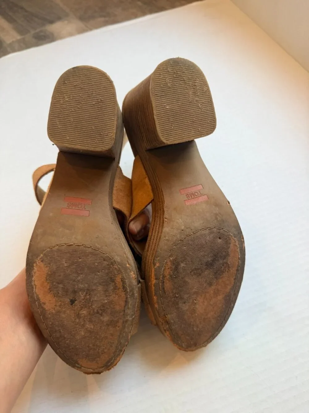 TOMS Ibiza Honey Suede Platform Sandals Block Heel Crisscross - Size 7.5
